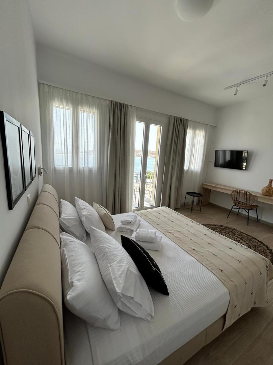 Emilia Suites 에르무폴리 외부 사진